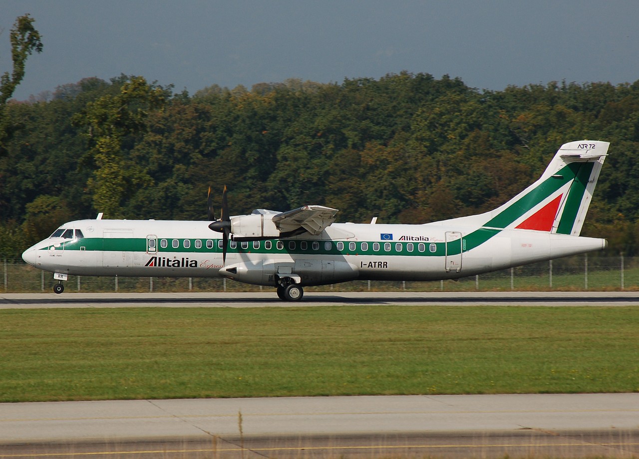 I-ATRR - ATR 72-212 - Alitalia Express - GVA - 02-10-2007