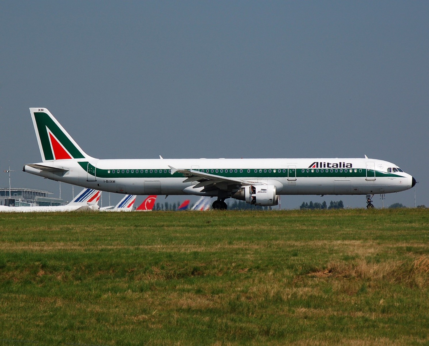 I-BIXM - A321-112 - Alitalia - CDG - 04-08-2007