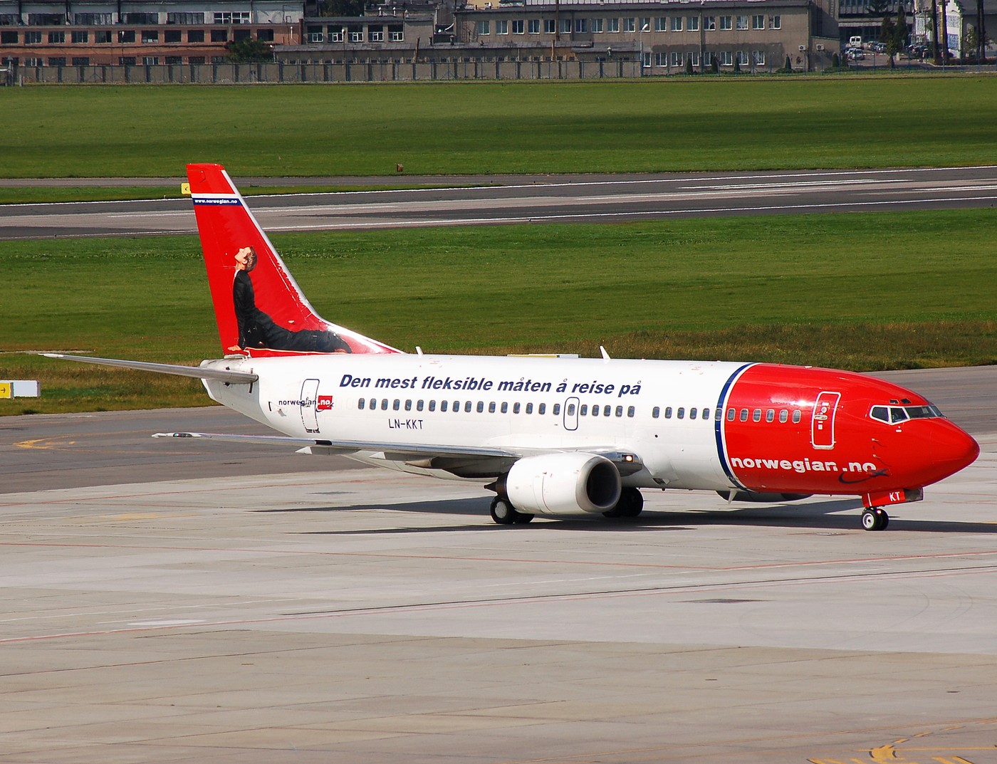 LN-KKT - 737-3L9 - Norwegian Air Shuttle - WAW - 20-09-2007