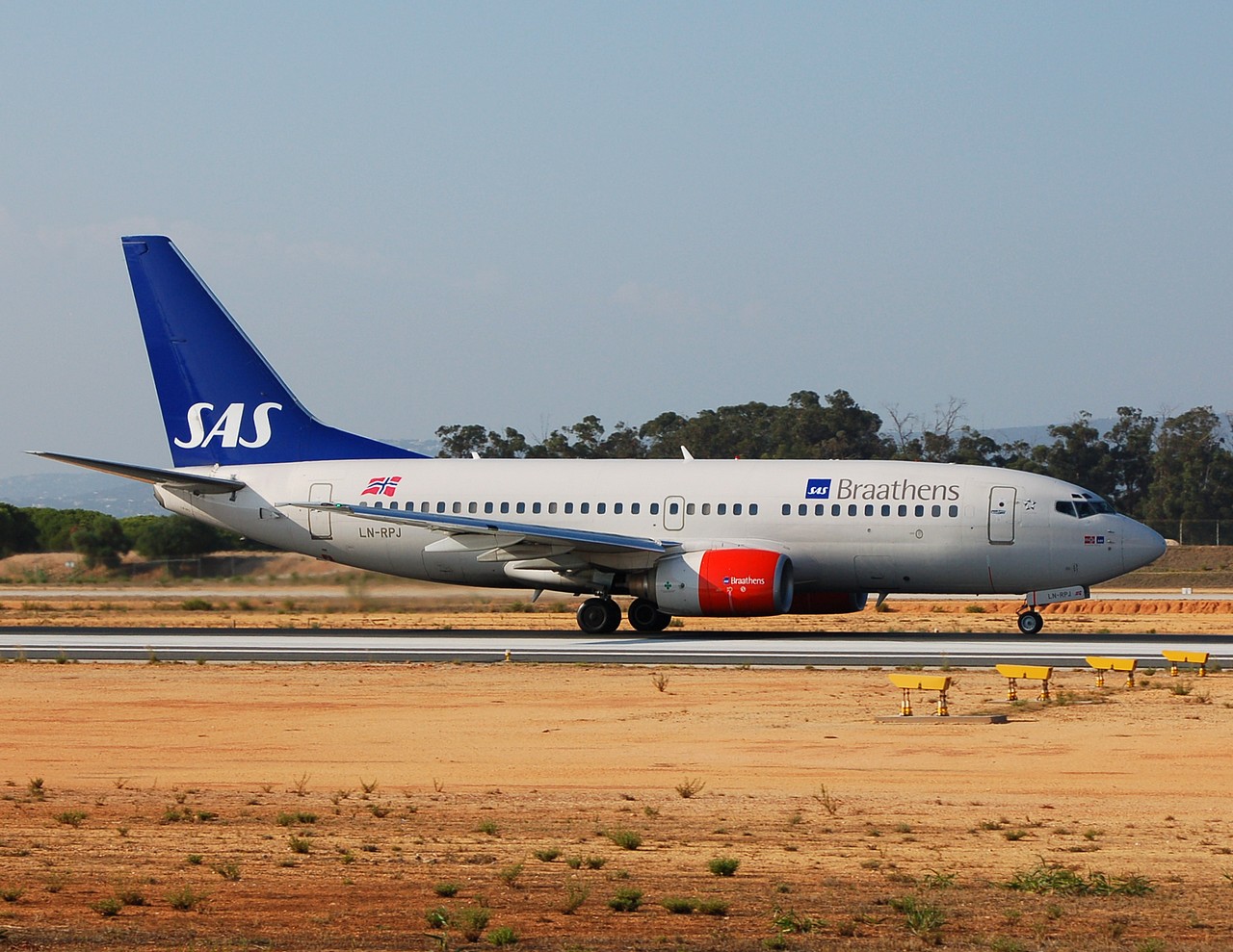 LN-RPJ - 737-783 - SAS Braathens - FAO - 01-09-2007b