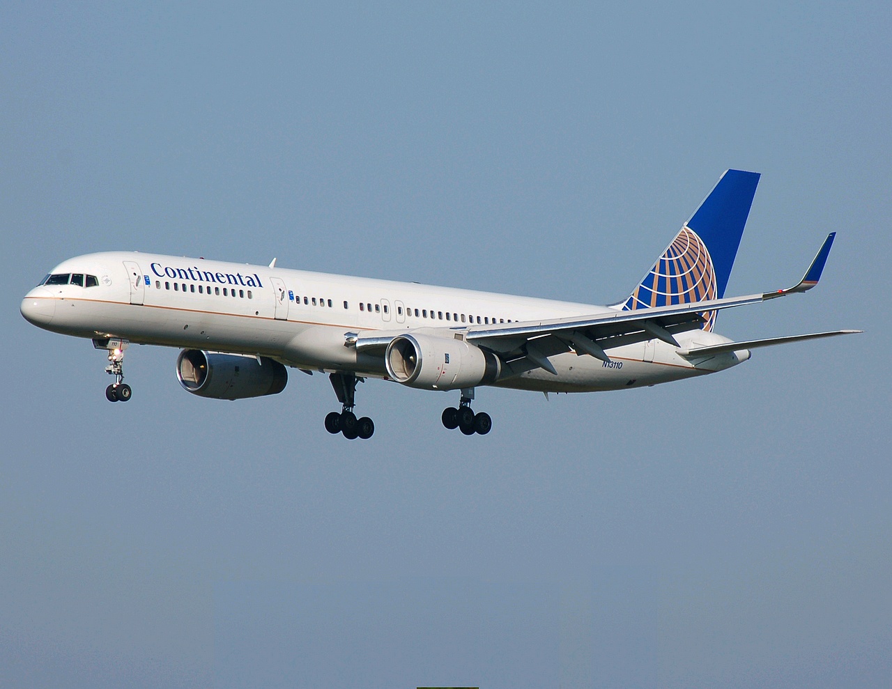 N13110 - 757-224(WL) - Continental Air Lines - CGN - 18-05-2007
