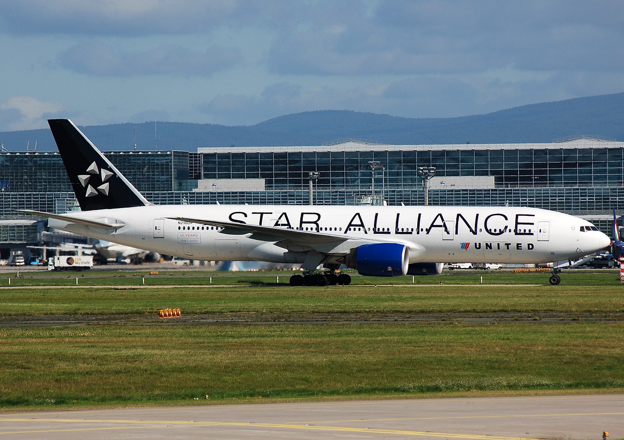 N218UA - 777-222(ER) - United Airlines - FRA - 07-07-2007b