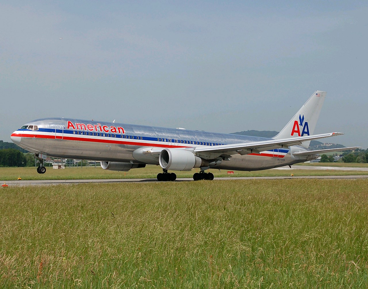 N370AA - 767-323(ER) - American Airlines - ZRH - 25-05-2007
