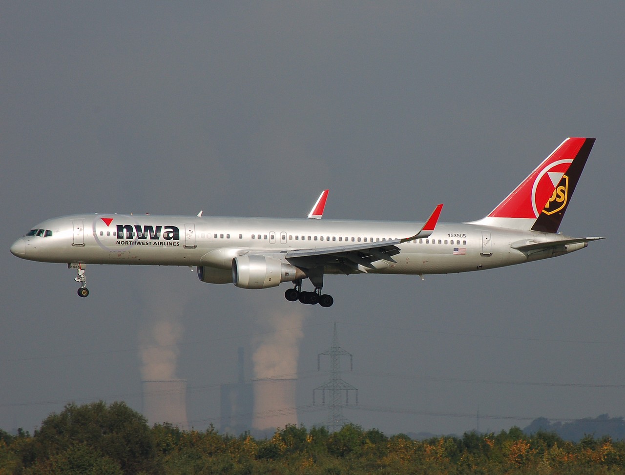 N535US - 757-251(WL) - Northwest Airlines - DUS - 05-10-2007
