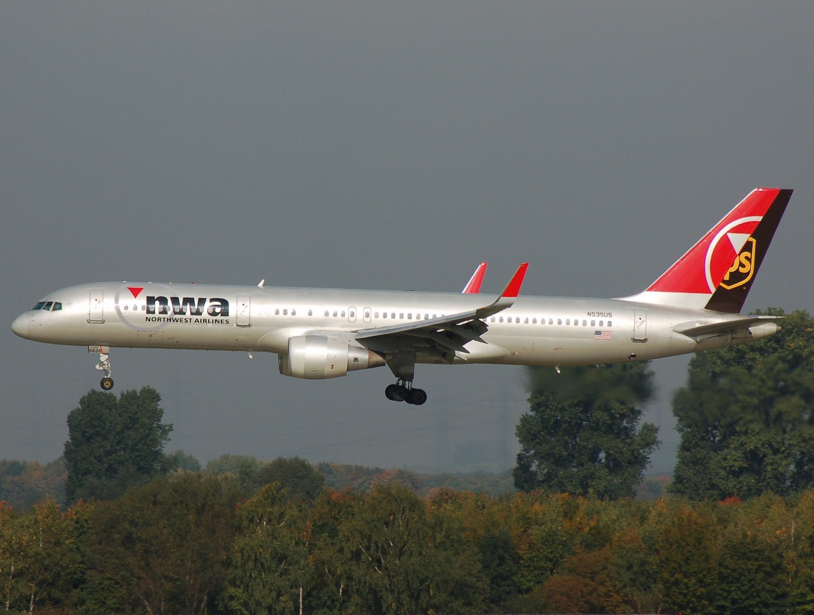N535US - 757-251(WL) - Northwest Airlines - DUS - 05-10-2007b
