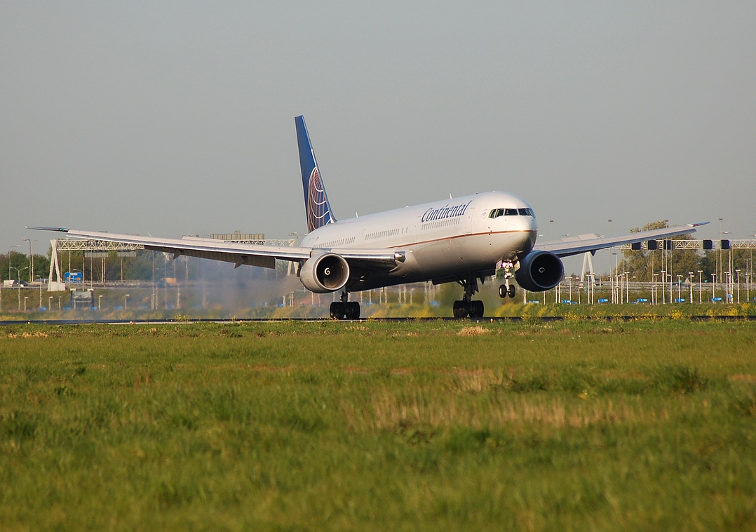 N622CO - B767-324(ER) - Continental Airlines - AMS - 21-04-2007