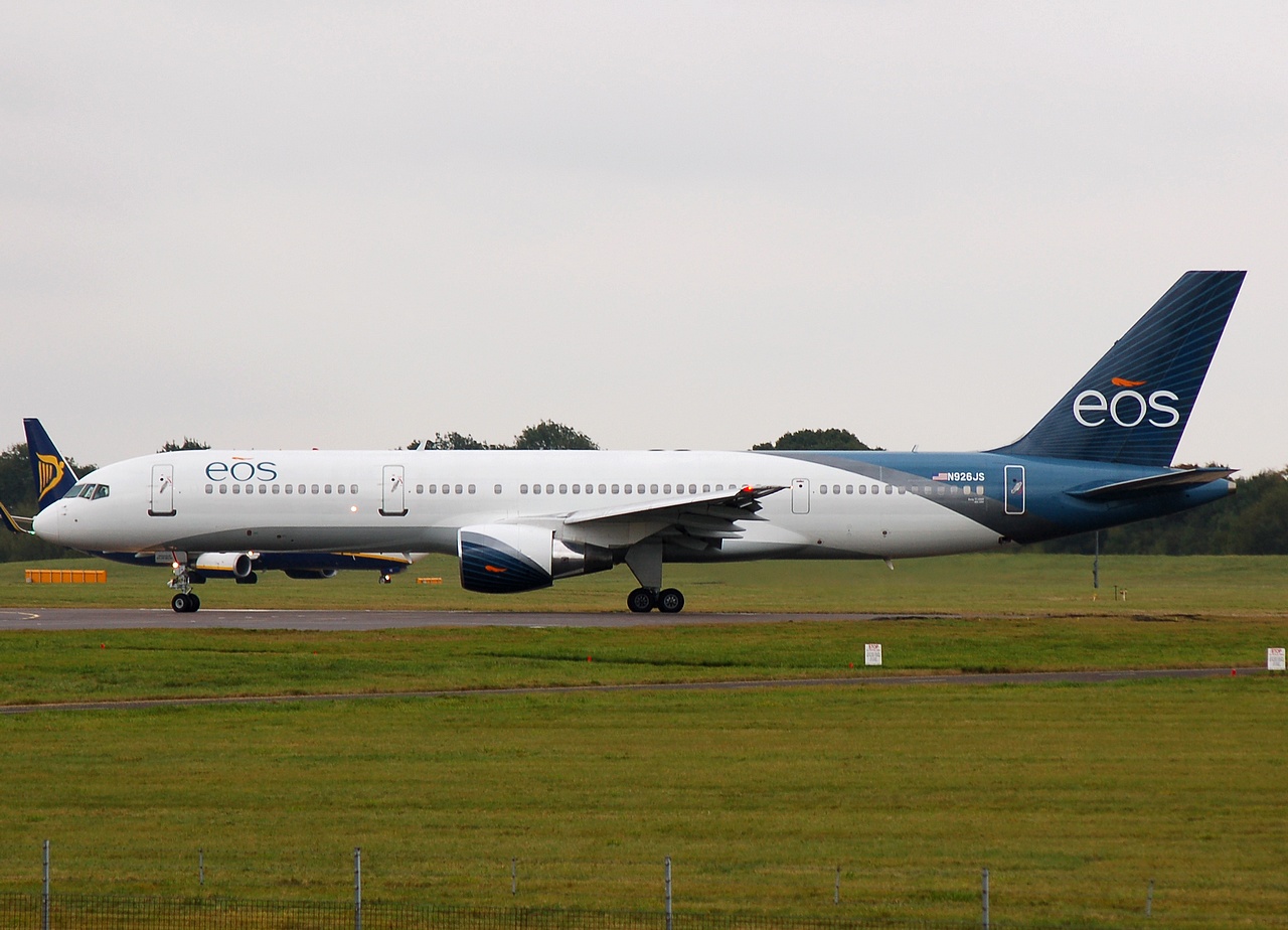N926JS - 757-2Q8 - EOS Airlines - STN - 01-10-2007
