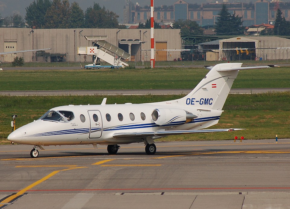 OE-GMC - Beech 400A - IJM International Jet Management - BGY - 25-09-2007