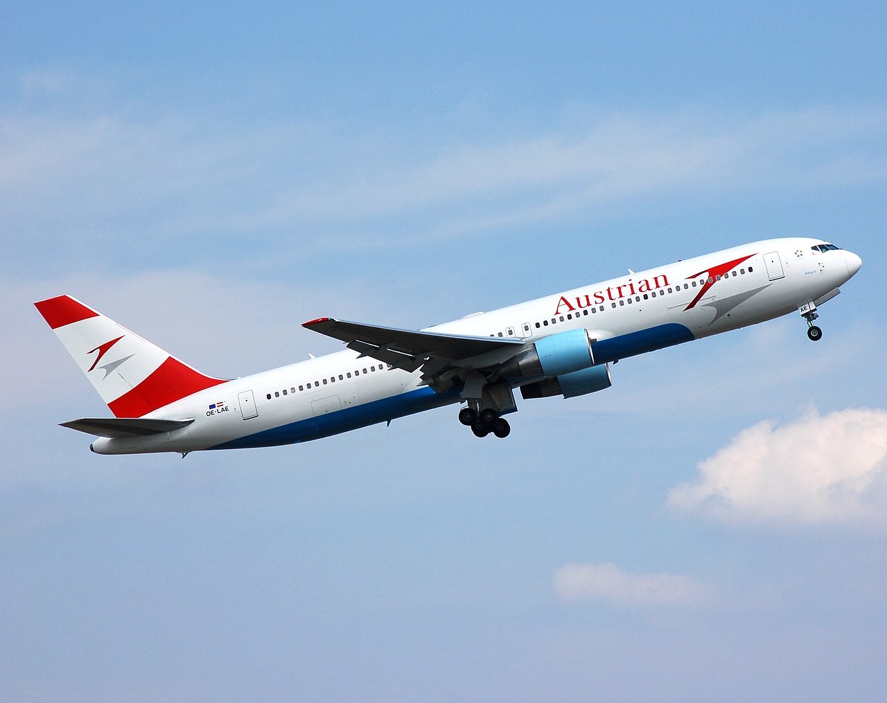 OE-LAE - 767-3Z9(ER) - Austrian Airlines - VIE - 08-08-2007