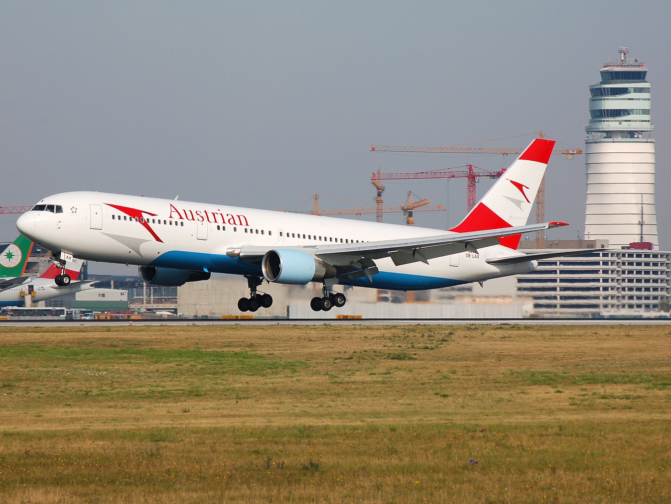 OE-LAX - 767-3Z9(ER) - Austrian Airlines - VIE - 09-08-2007