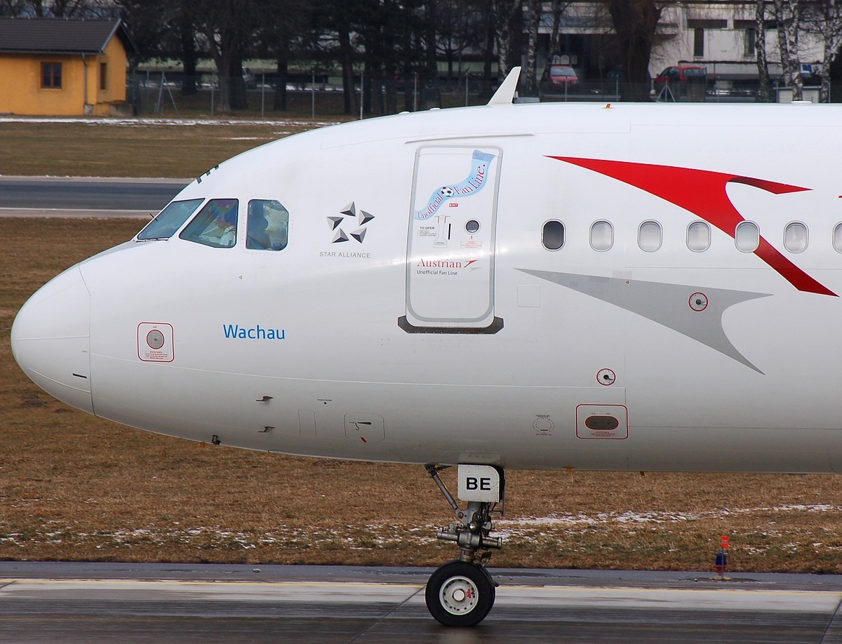 OE-LBE - A321-211 - Austrian Airlines - INN - 05-01-2008b