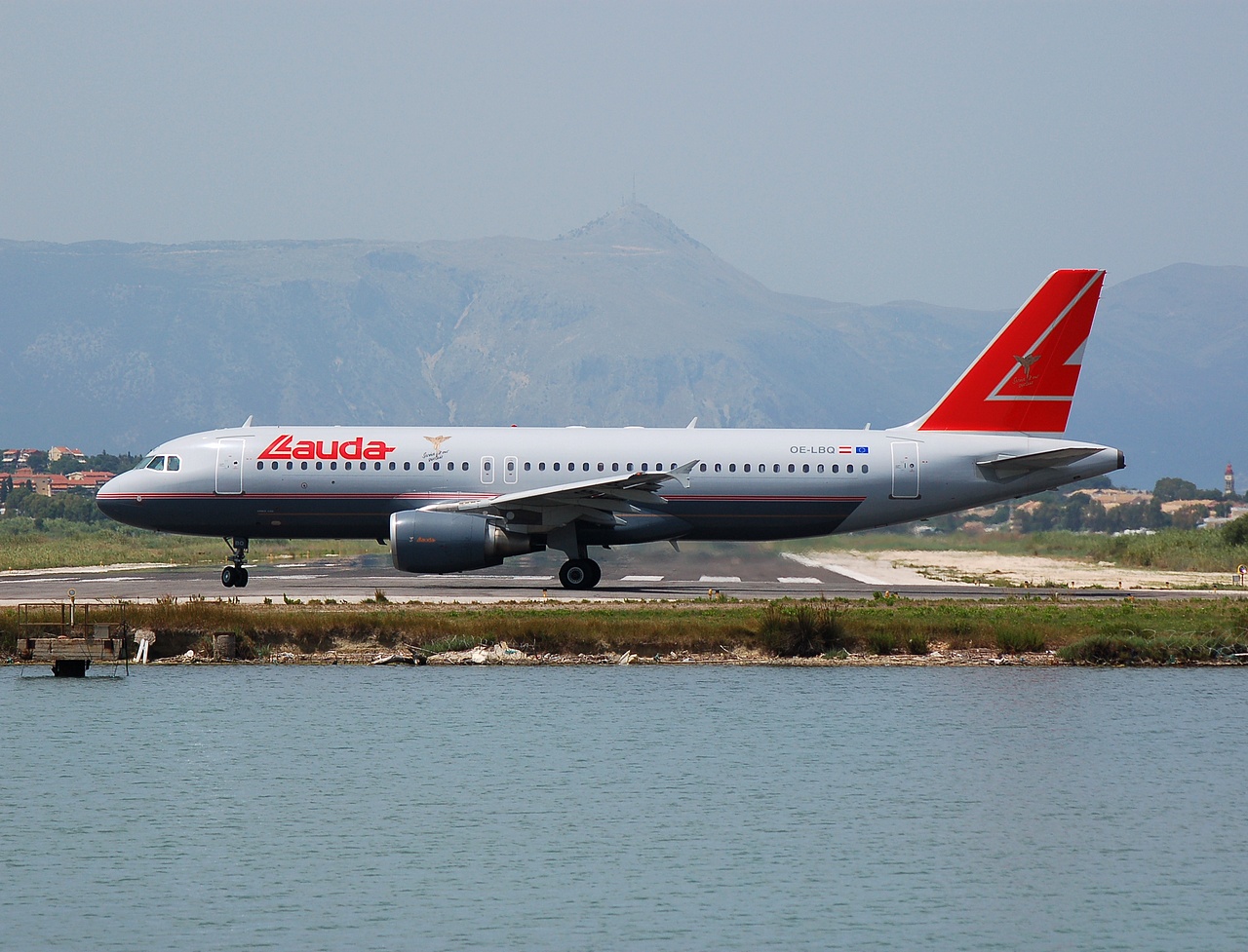 OE-LBQ - A320-214 - Lauda Air - CFU - 23-06-2007b