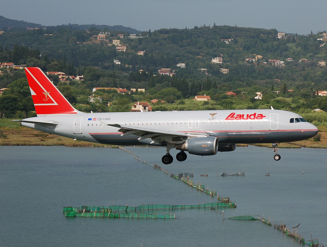 OE-LBQ - A320-214 - Lauda Air - CFU - 26-06-2007