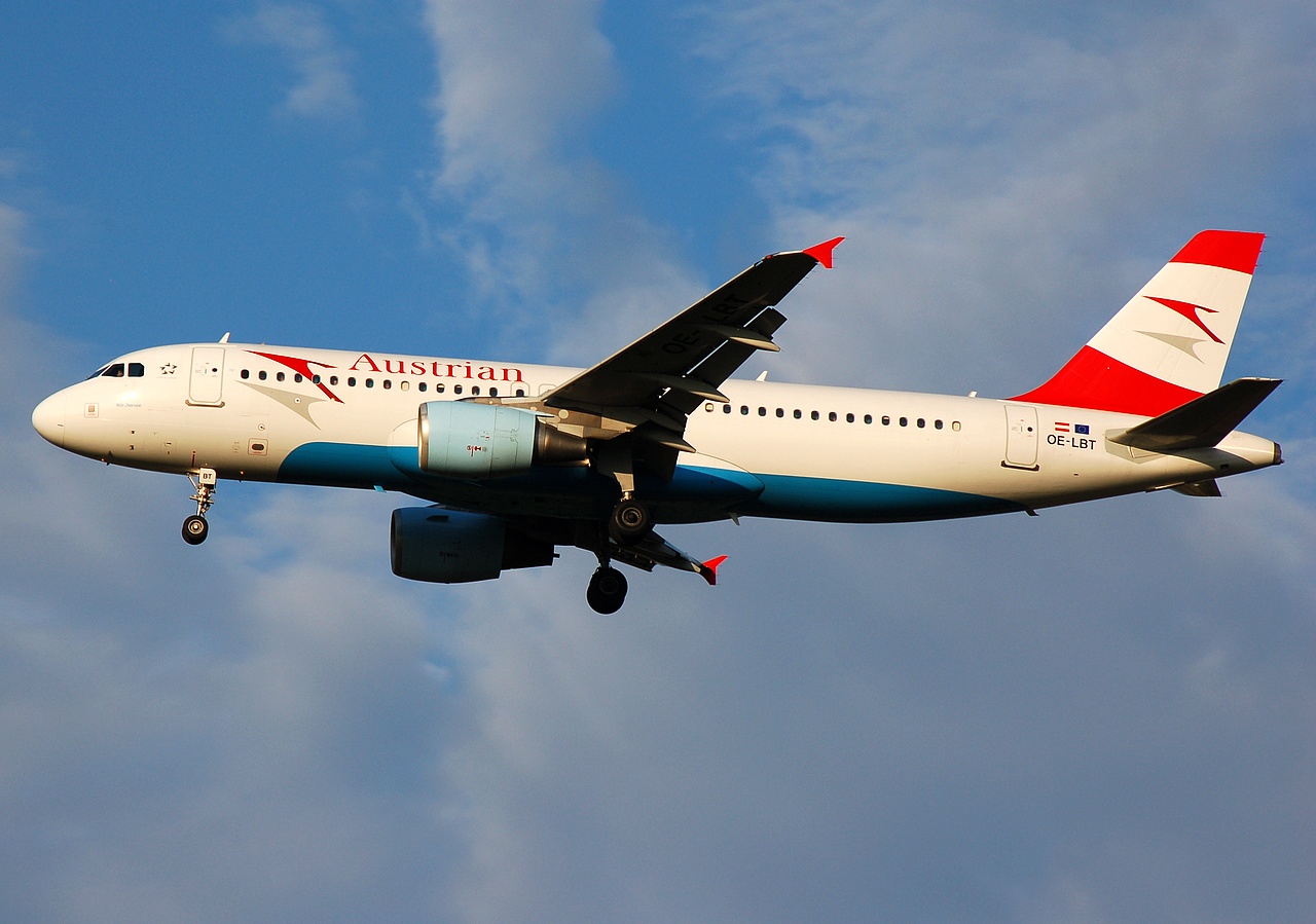 OE-LBT - A320-214 - Austrian Airlines - VIE - 10-08-2007