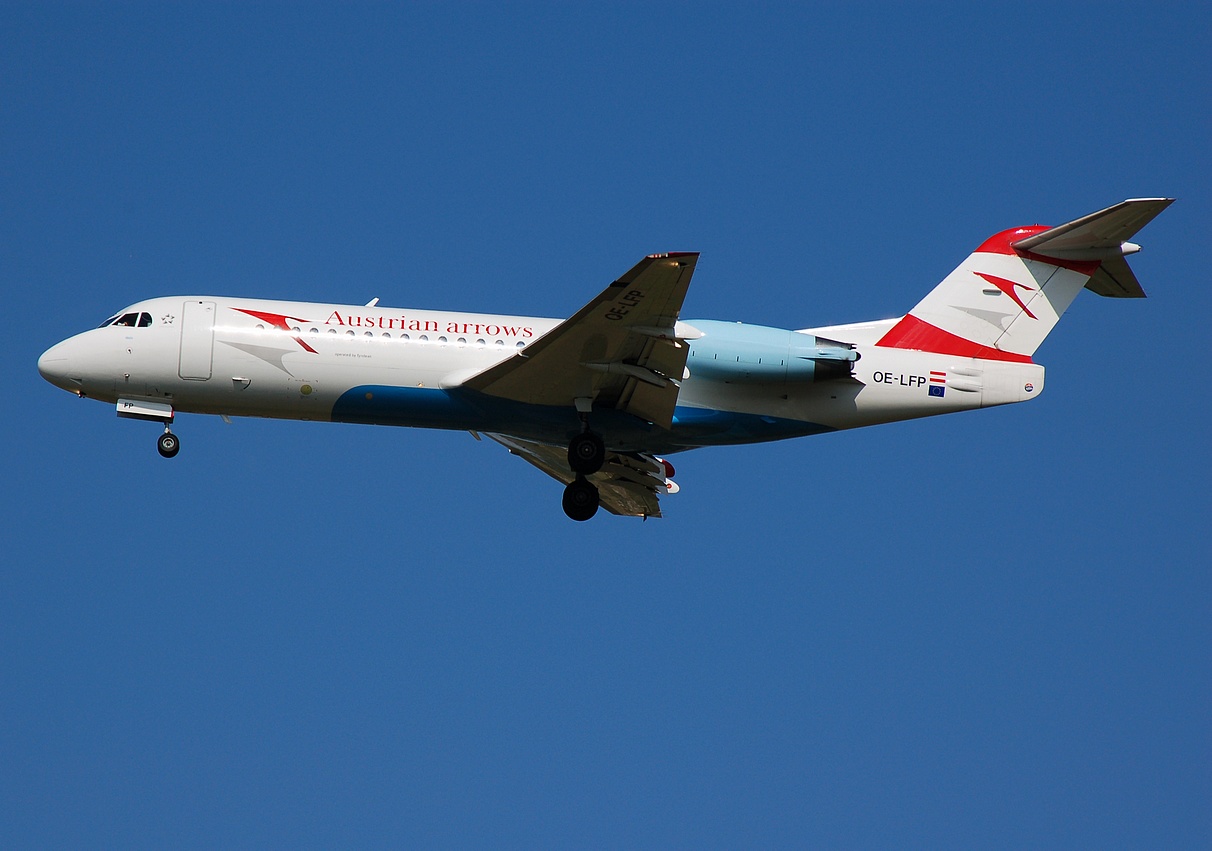 OE-LFP - Fokker 70 - Austrian Arrows - VIE - 10-08-2007