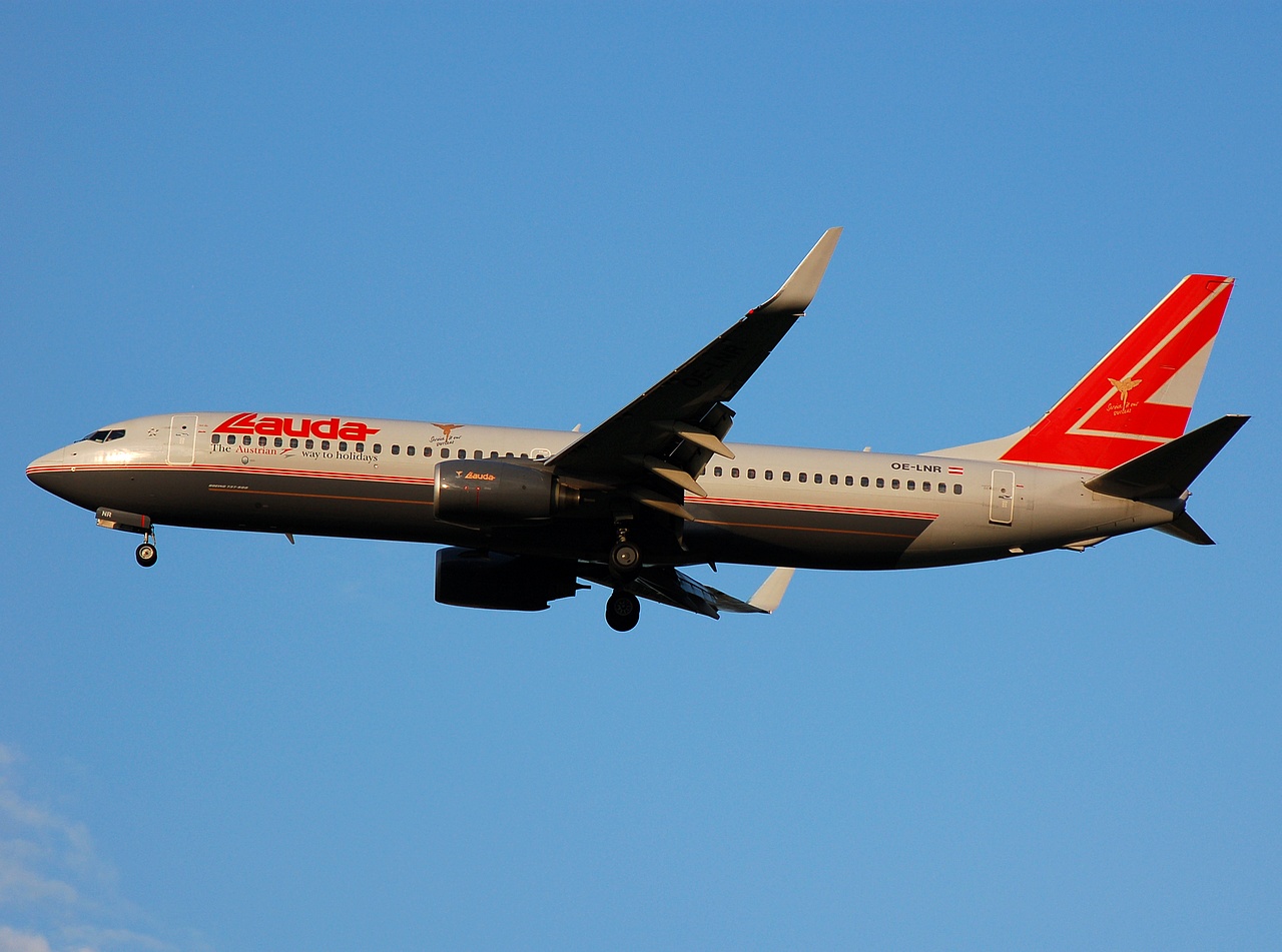 OE-LNR - 737-8Z9(WL) - Lauda Air - VIE - 10-08-2007