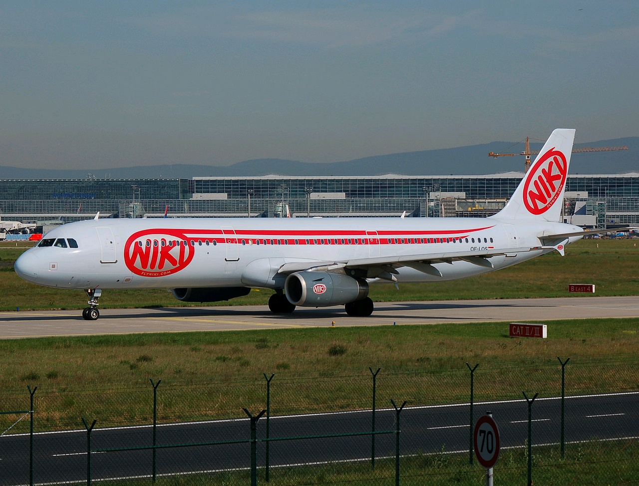 OE-LOS - A321-231 - Niki - FRA - 21-05-2007