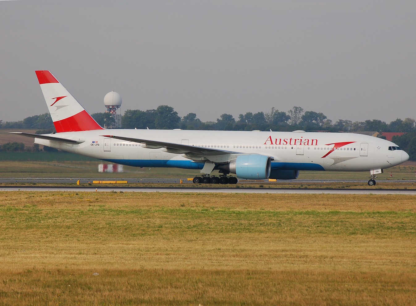 OE-LPB - 777-2Z9(ER) - Austrian Airlines - VIE - 09-08-2007c