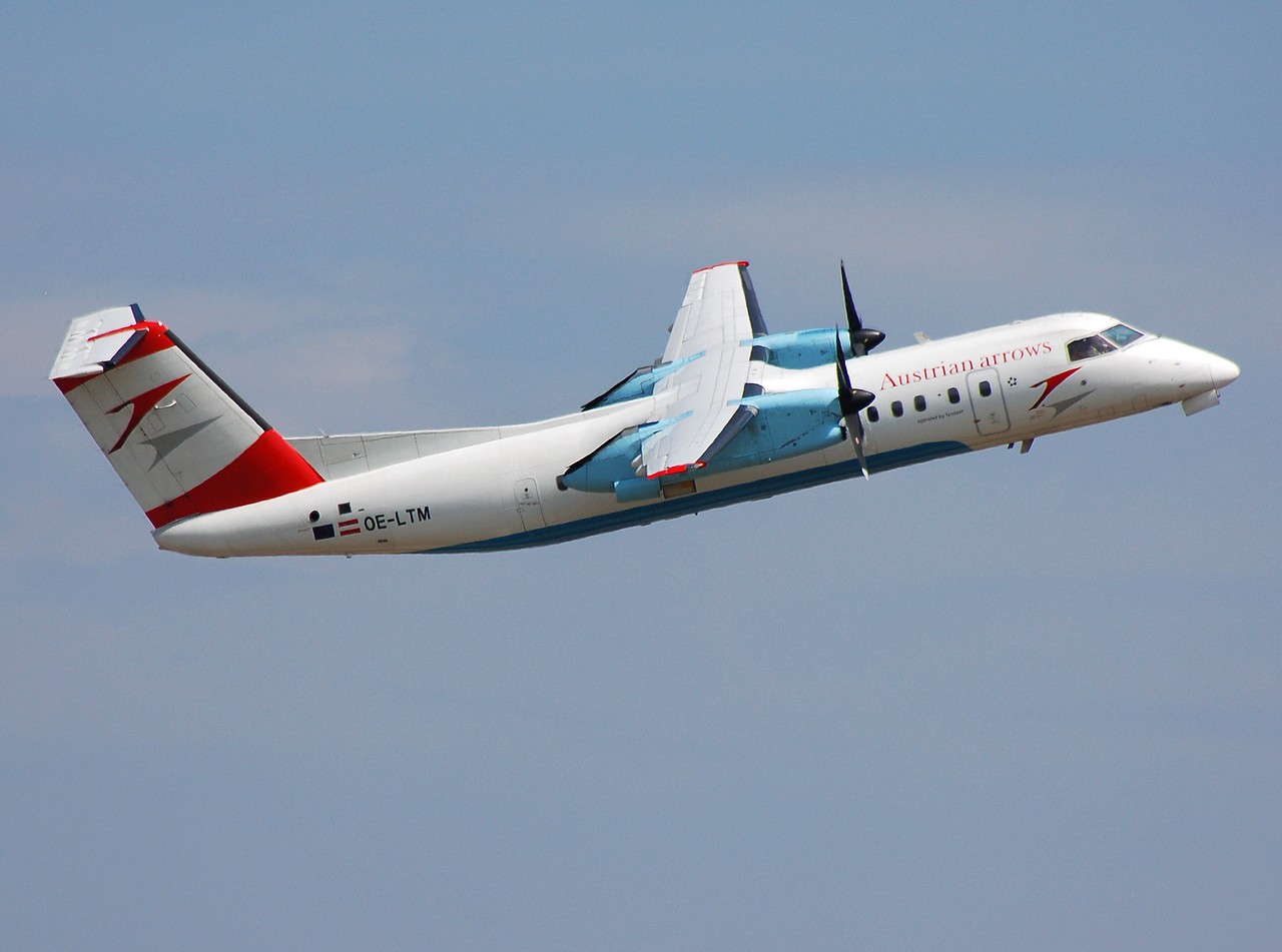 OE-LTM - DHC-8-314 - Austrian Arrows - VIE - 08-08-2007