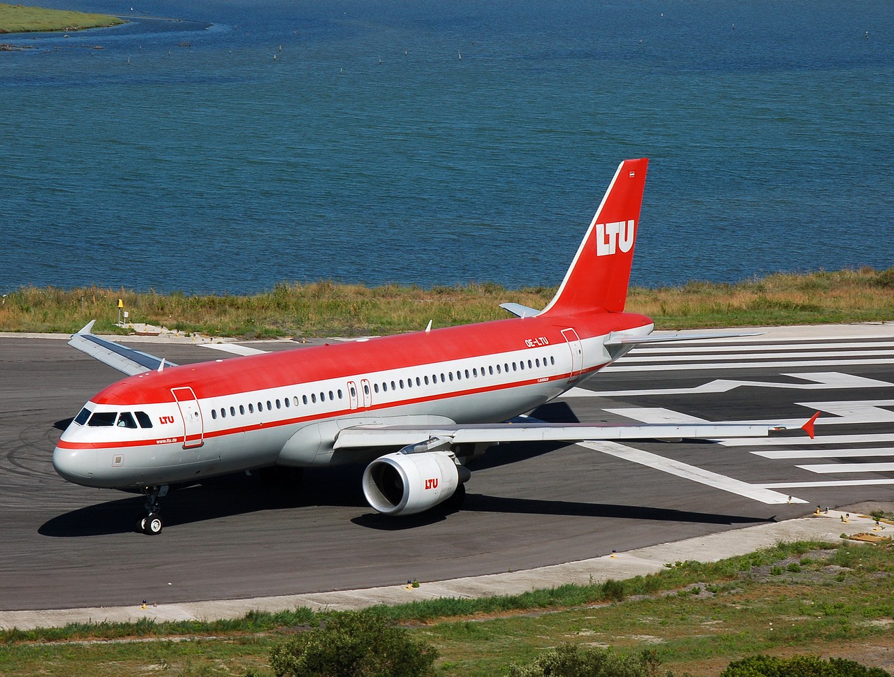 OE-LTU - A320-214 - LTU Austria - CFU - 28-06-2007c