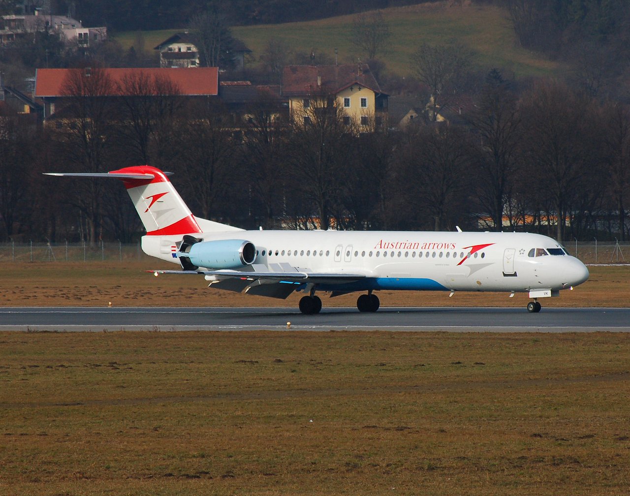 OE-LVK - Fokker 100 - Austrian Arrows - INN - 06-01-2007