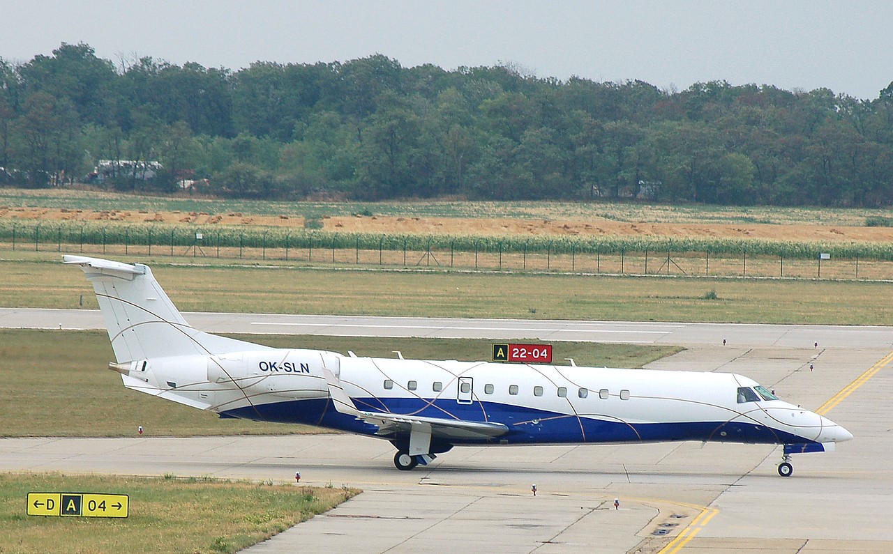 OK-SLN - ERJ-135BJ Legacy 600 - ABS Jets - BTS - 10-08-2007