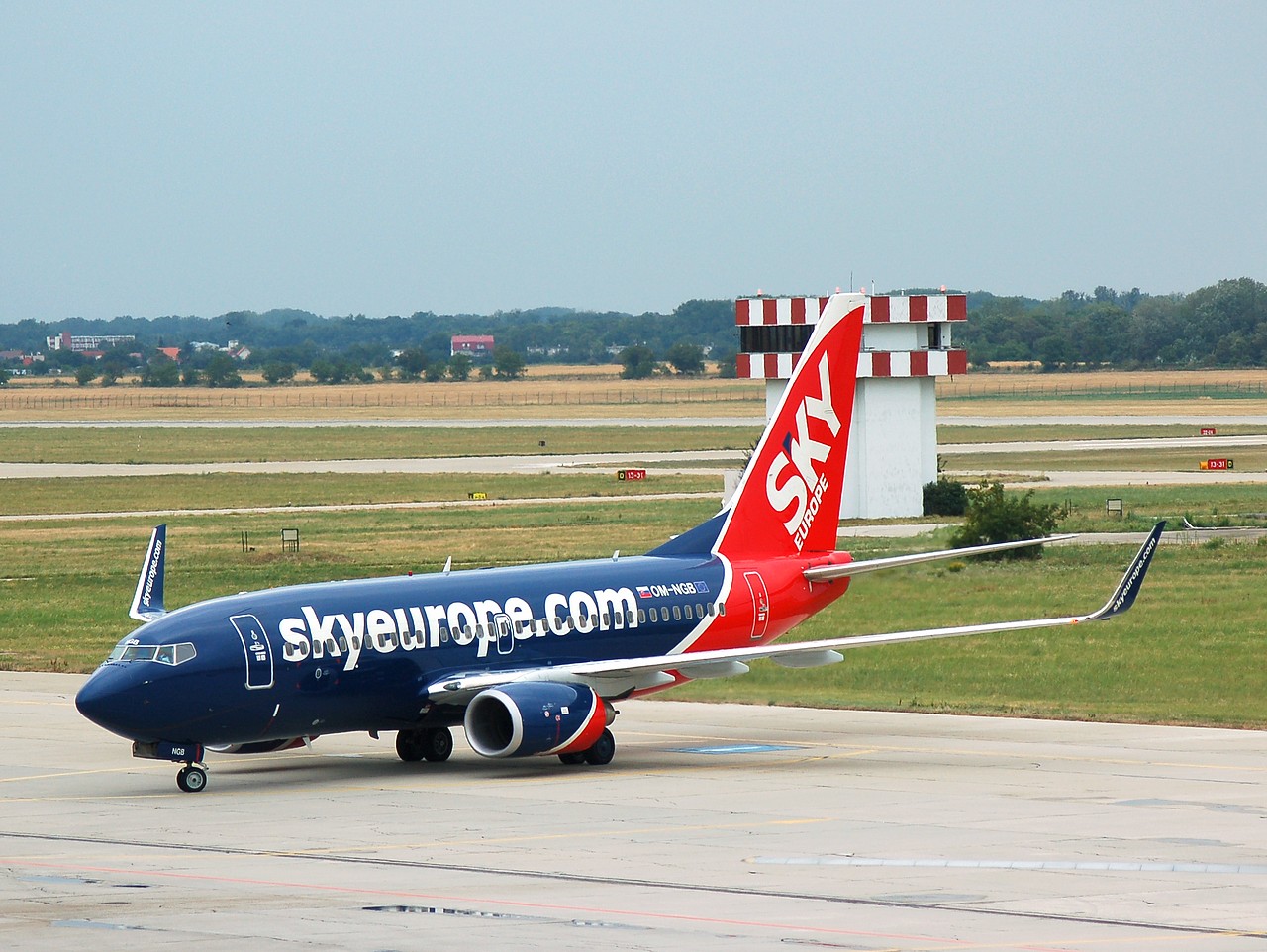 OM-NGB - 737-76N(WL) - SkyEurope Airlines - BTS - 10-08-2007