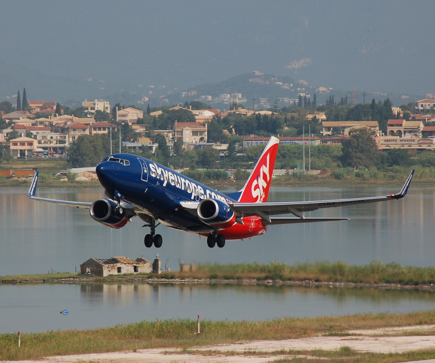 OM-NGB - 737-76N(WL) - SkyEurope Airlines - CFU - 24-06-2007