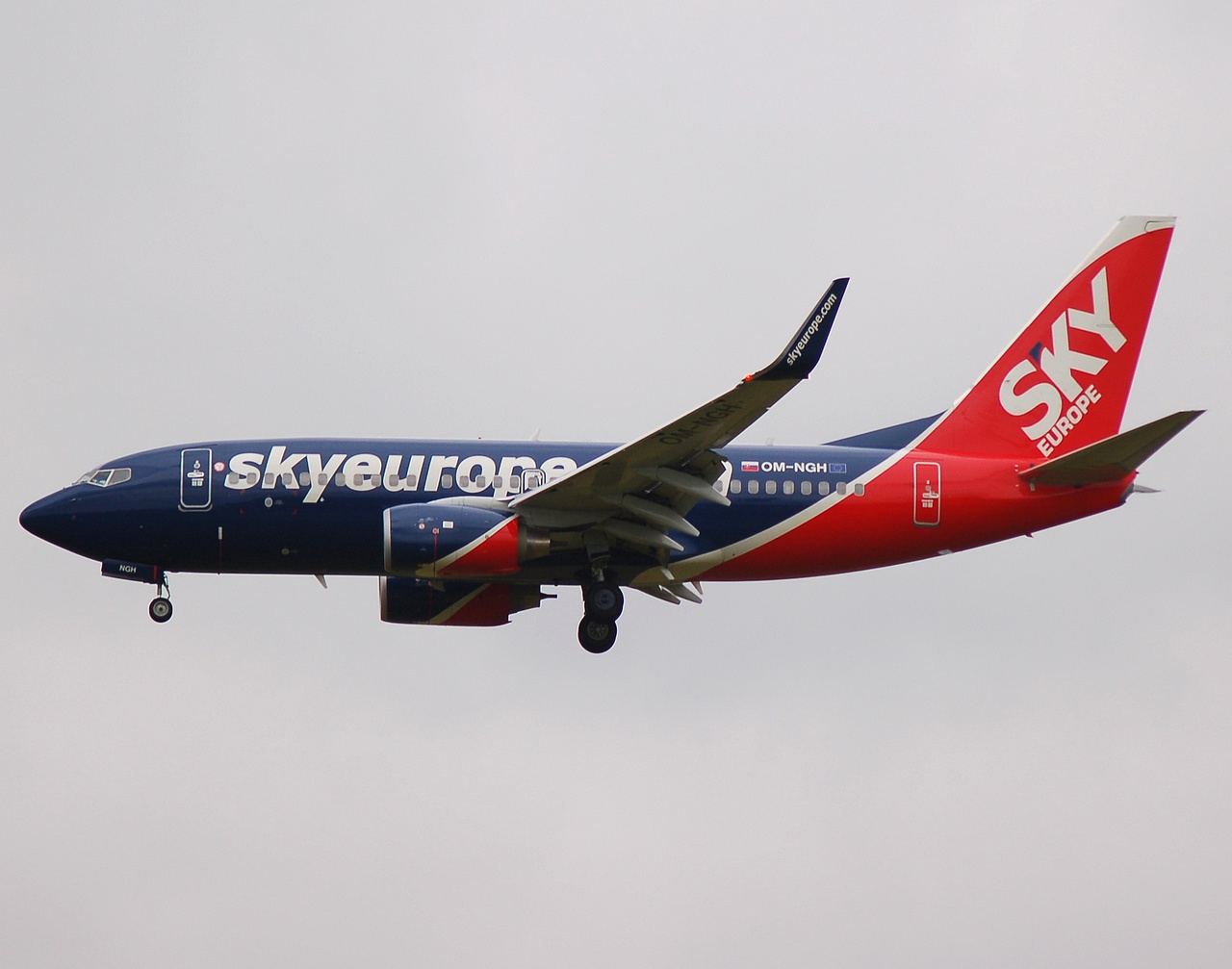 OM-NGH - 737-76N(WL) - SkyEurope Airlines - STN - 01-10-2007