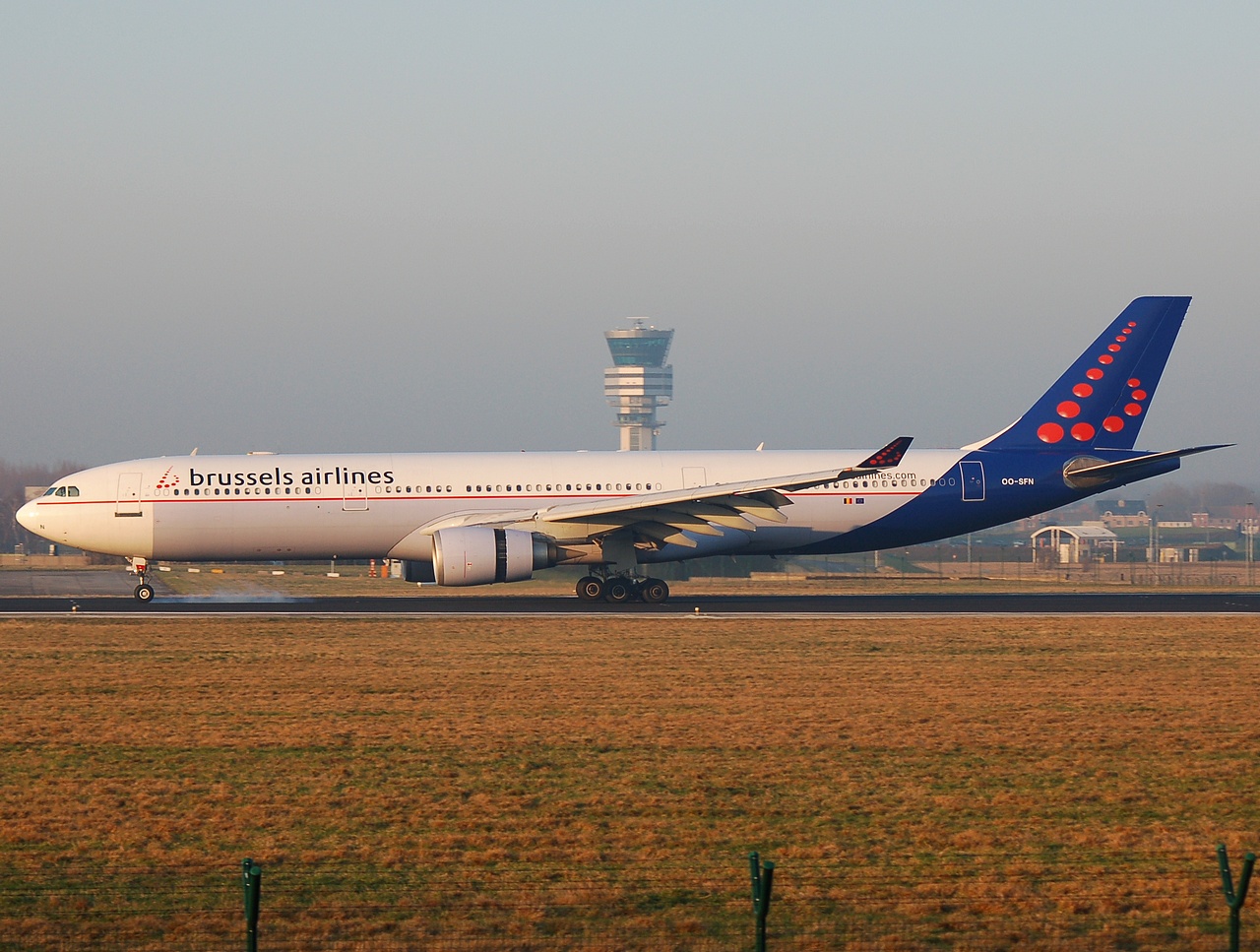 OO-SFN - A330-301 - Brussels Airlines - BRU - 19-12-2007