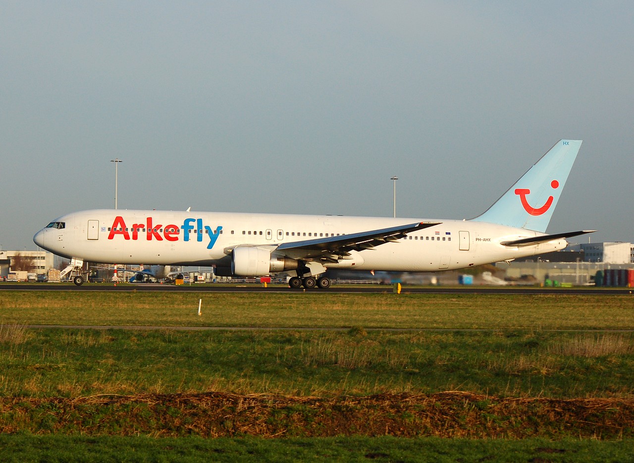 PH-AHX - 767-383(ER) - Arkefly - AMS - 10-03-2007