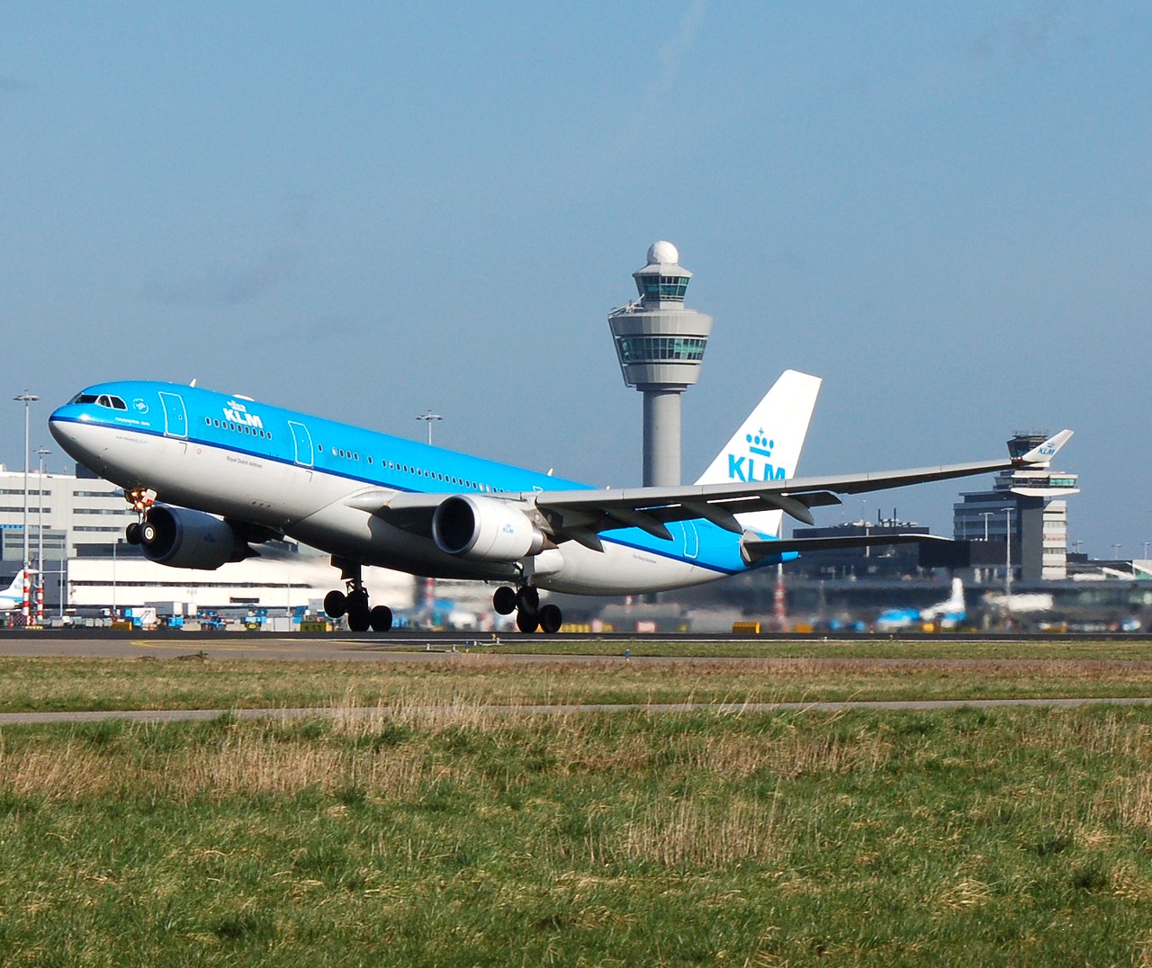 PH-AOB - A330-203 - KLM Royal Dutch Airlines - AMS - 10-03-2007