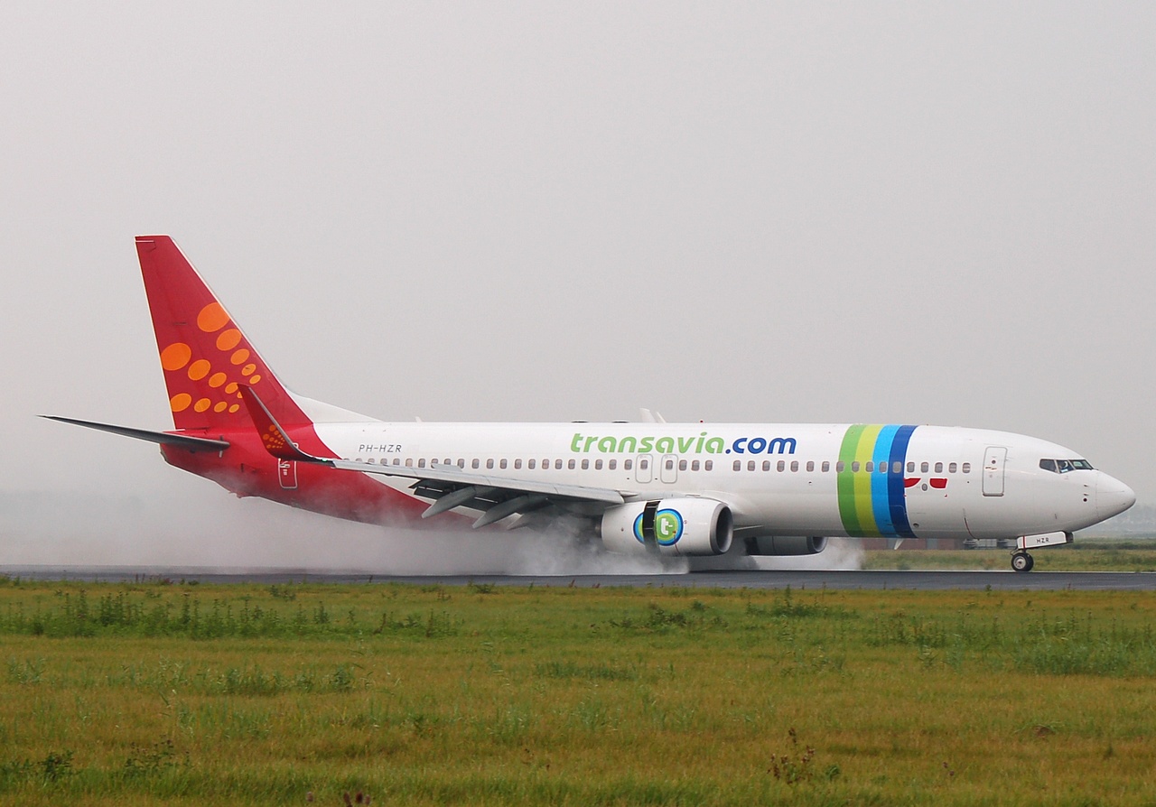 PH-HZA - 737-8K2(WL) - Transavia - AMS - 12-08-2007