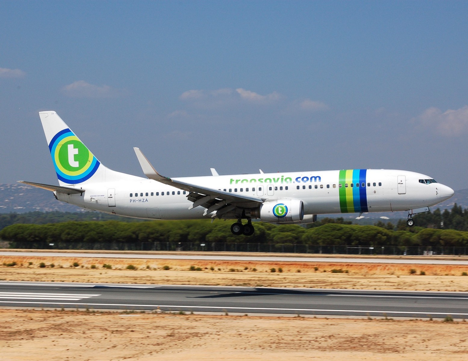 PH-HZA - 737-8K2(WL) - Transavia - FAO - 31-08-2007b