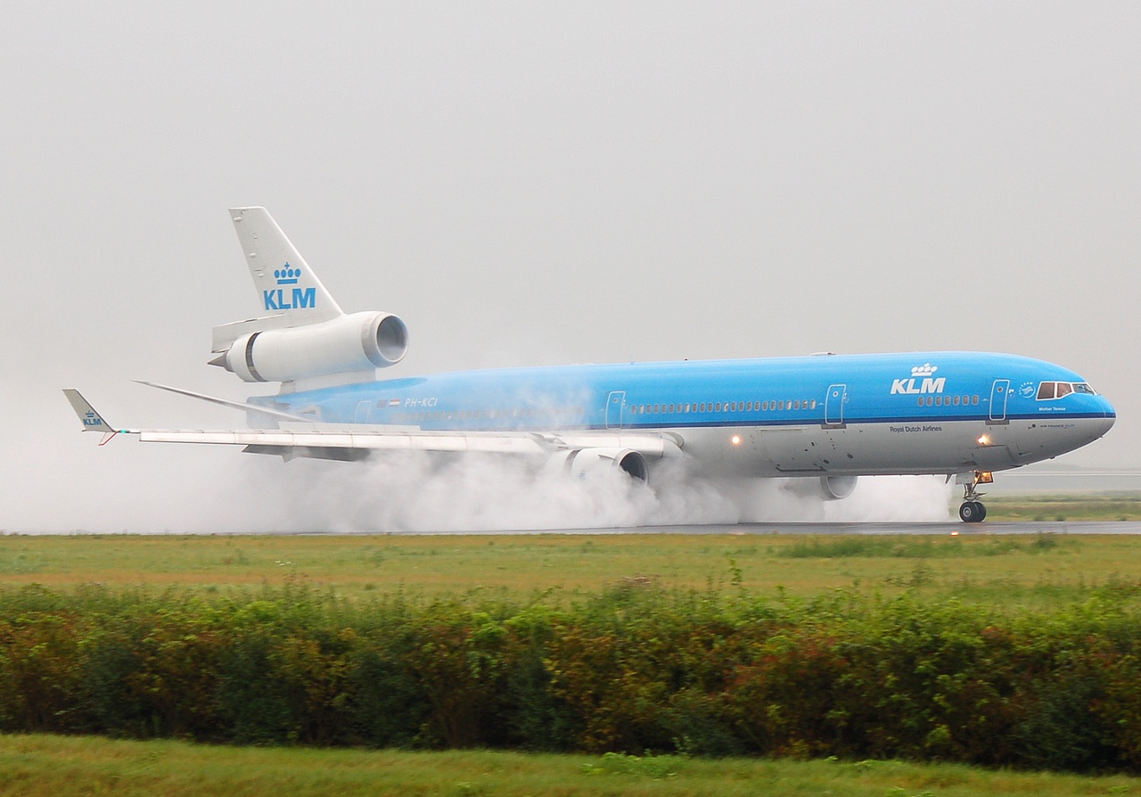 PH-KCI - MD-11 - KLM Royal Dutch Airlines - AMS - 12-08-2007