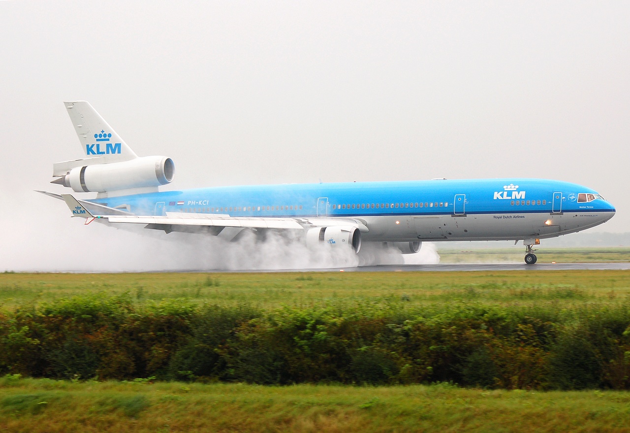 PH-KCI - MD-11 - KLM Royal Dutch Airlines - AMS - 12-08-2007b