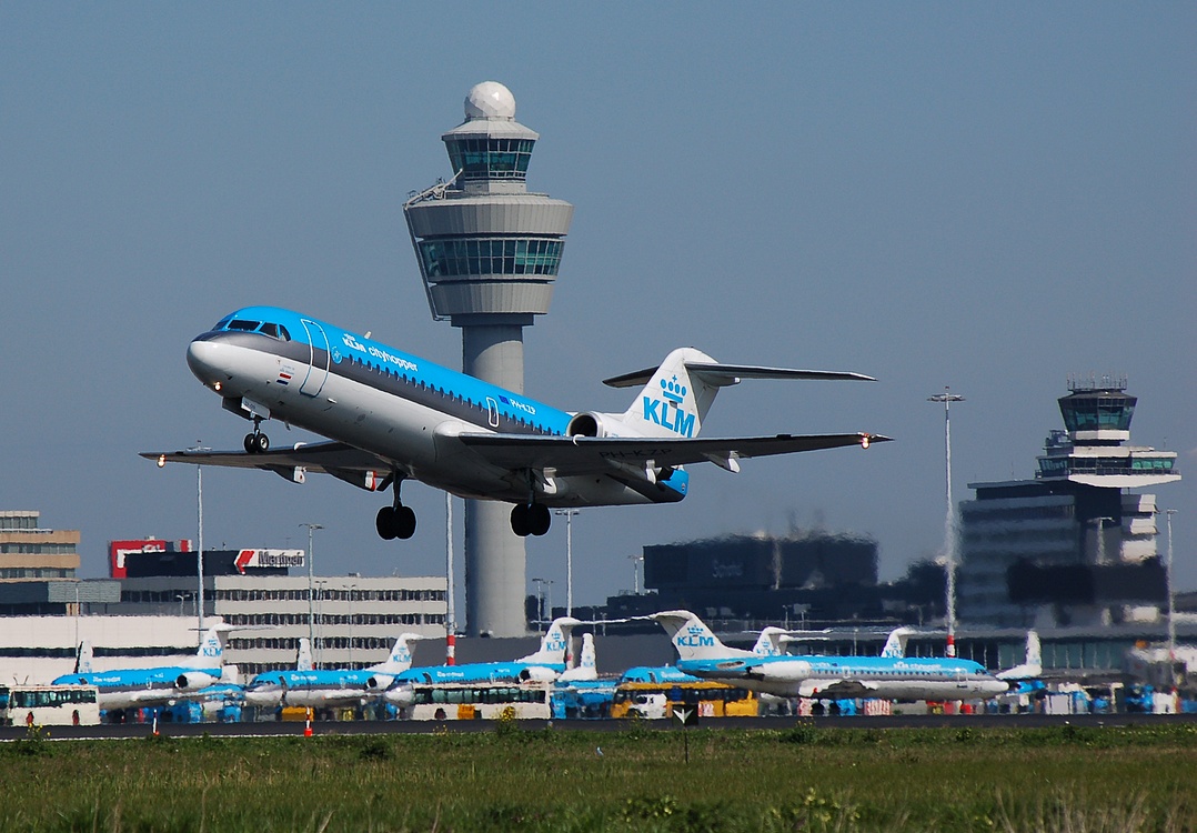 PH-KZP - Fokker 70 - KLM Cityhopper - AMS - 21-04-2007