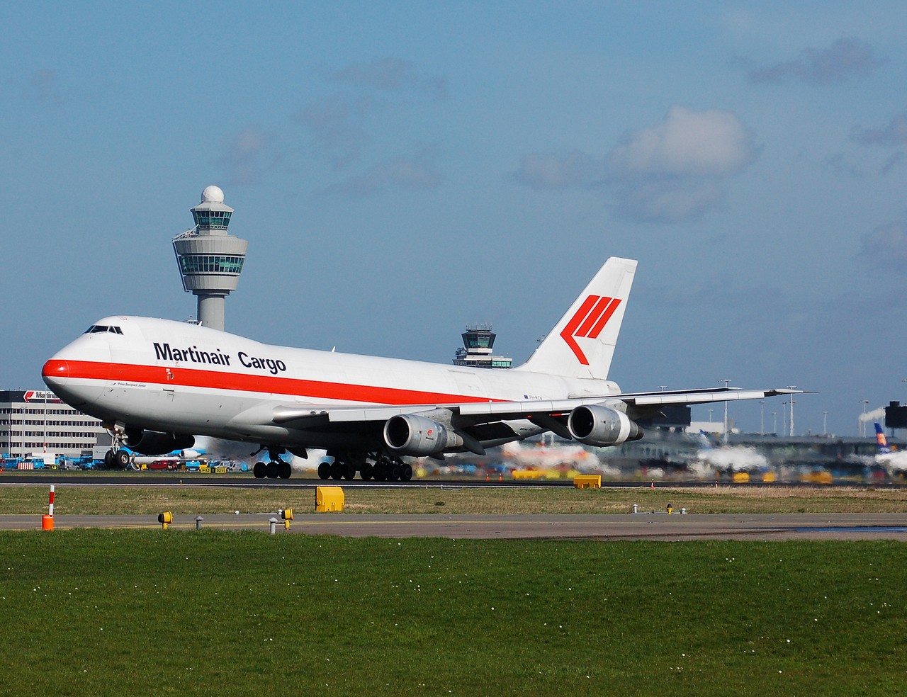 PH-MCN - 747-228F - Martinair Holland - AMS - 10-03-2007c