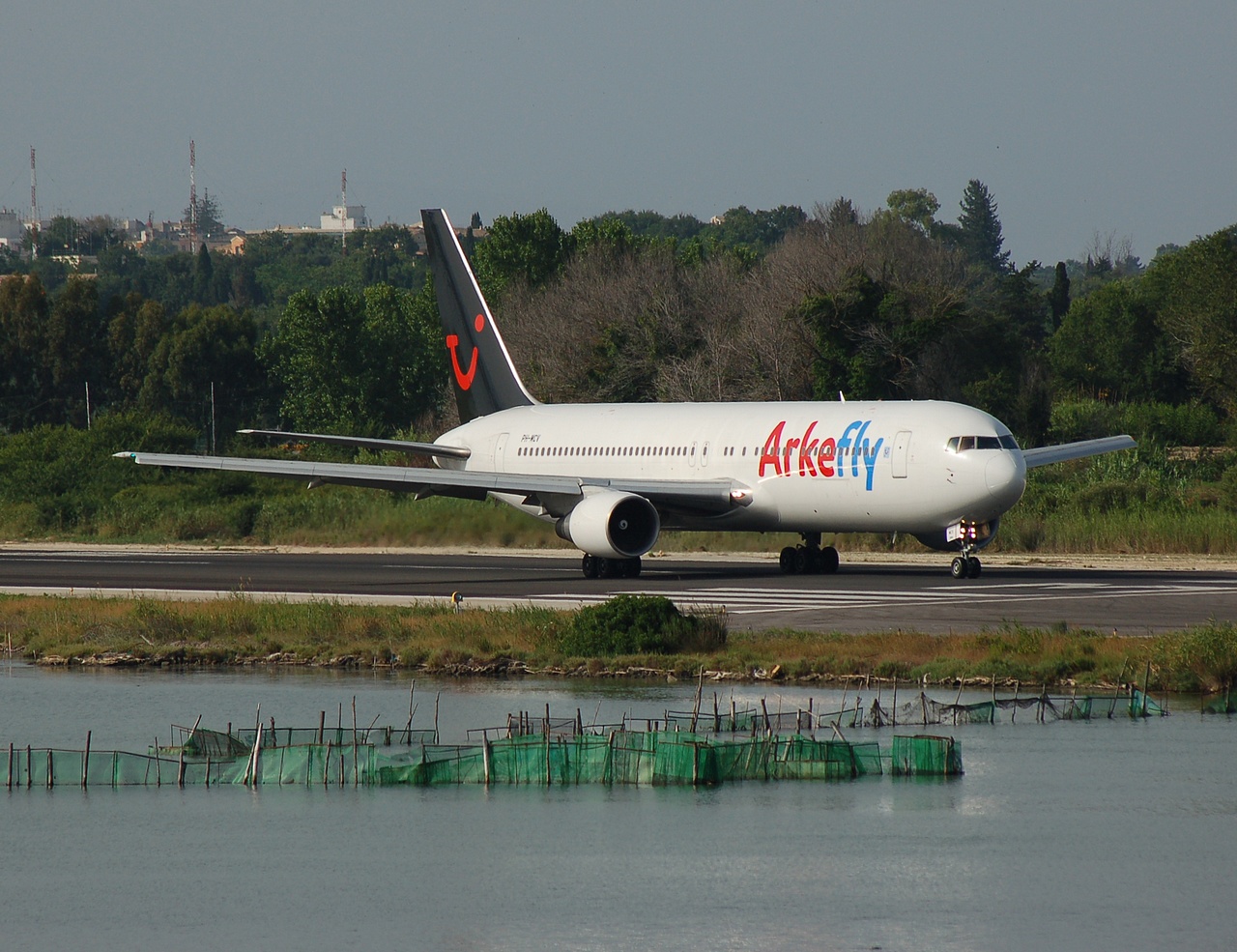 PH-MCV - 767-31A(ER) - Arkefly - CFU - 24-06-2007