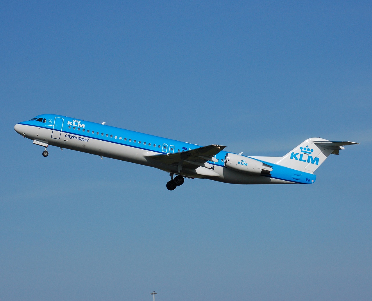 PH-OFP - Fokker 100 - KLM Cityhopper - AMS - 10-03-2007