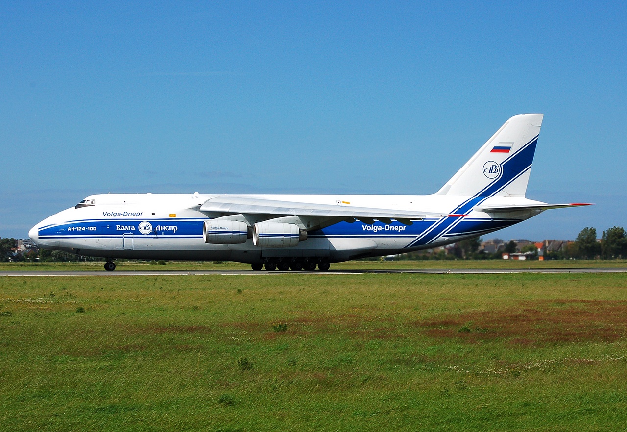 RA-82045 - Antonov An-124-100 - Volga-Dnepr Airlines - OST - 04-07-2007b