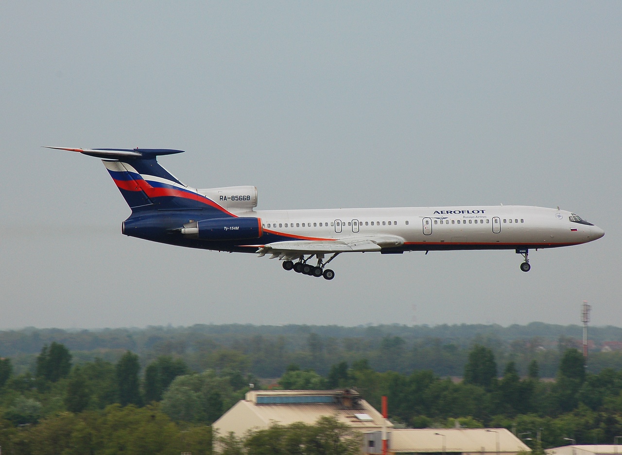 RA-85668 - Tu-154-M - Aeroflot _ Russian Airlines - BUD - 03-05-2007