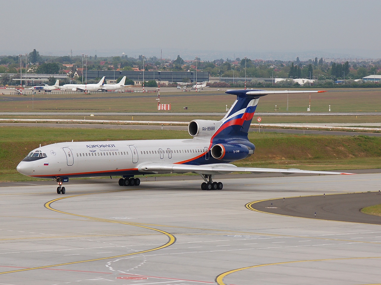 RA-85668 - Tu-154-M - Aeroflot _ Russian Airlines - BUD - 03-05-2007b