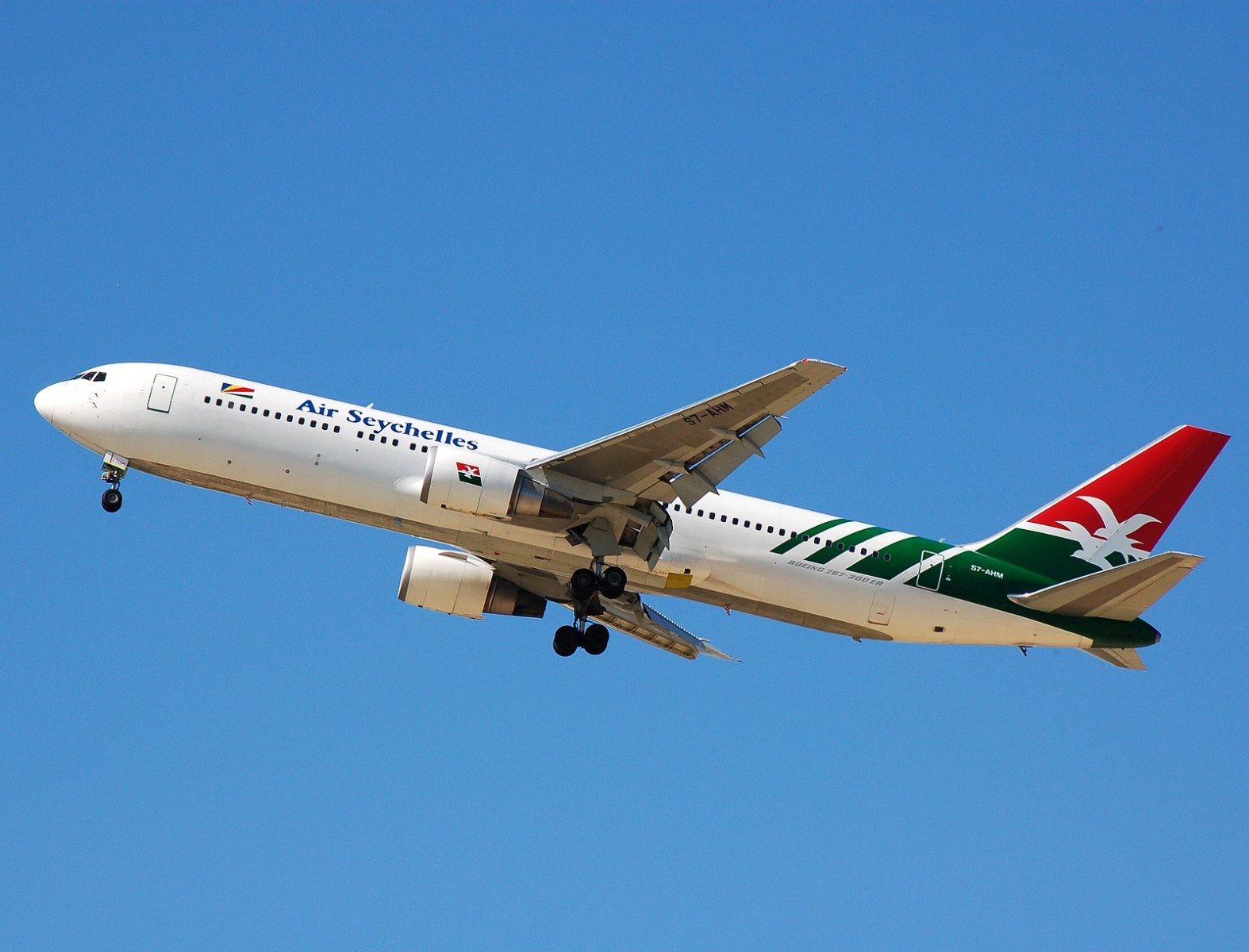 S7-AHM - 767-37D(ER) - Air Seychelles - CDG - 05-08-2007
