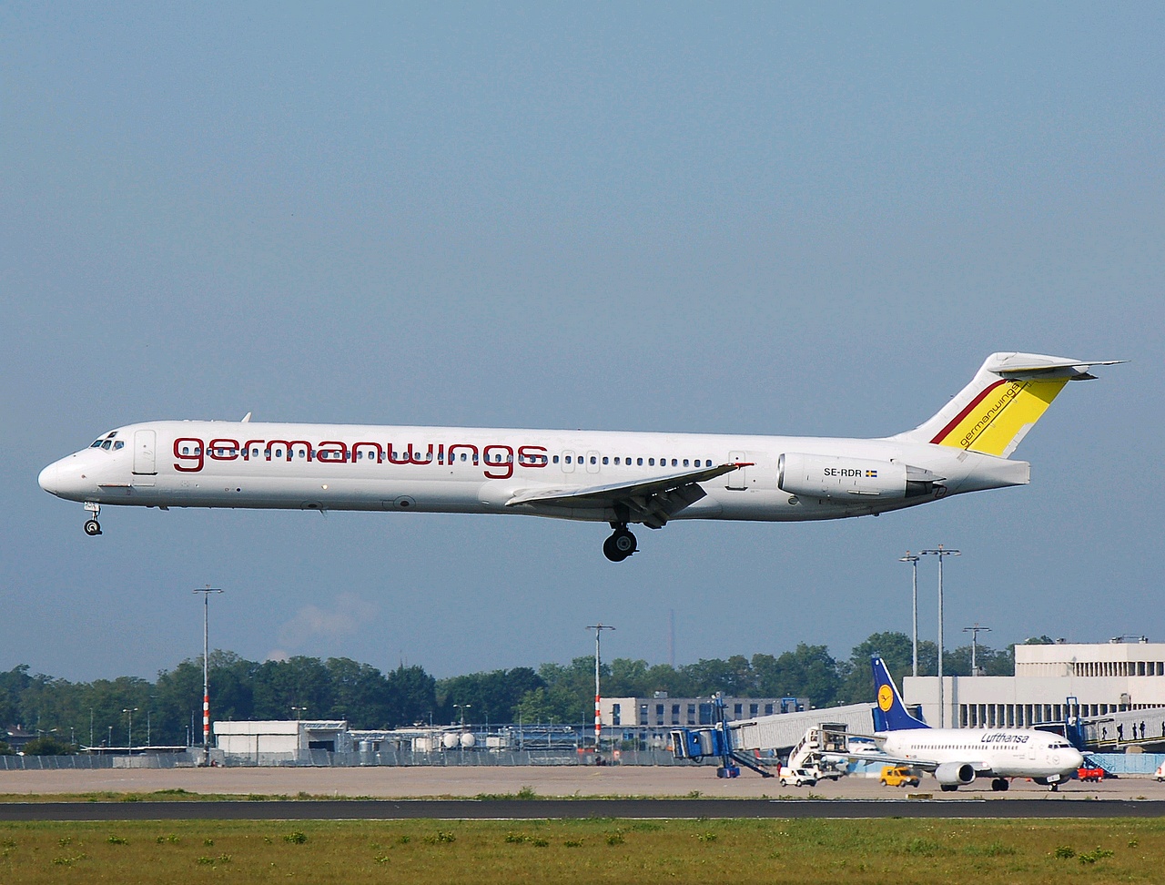 SE-RDR - MD-82 - Germanwings - CGN - 18-05-2007