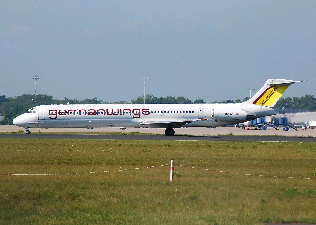 SE-RDR - MD-82 - Germanwings - CGN - 18-05-2007b