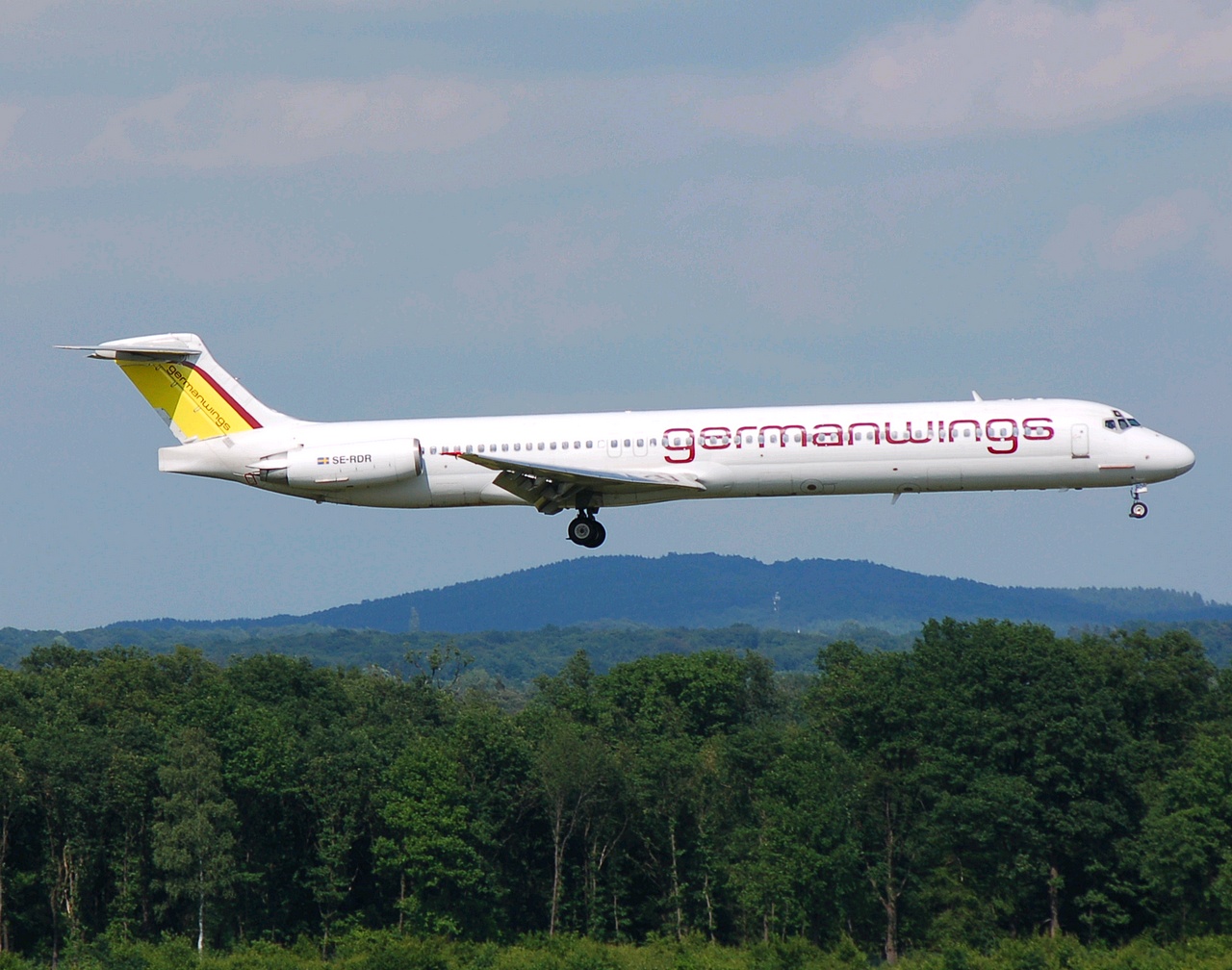 SE-RDR - MD-82 - Germanwings - CGN - 18-05-2007c