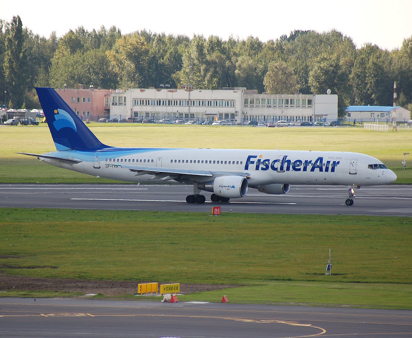 SP-FVR - 757-23A - Fisher Air Polska - WAW - 20-09-2007