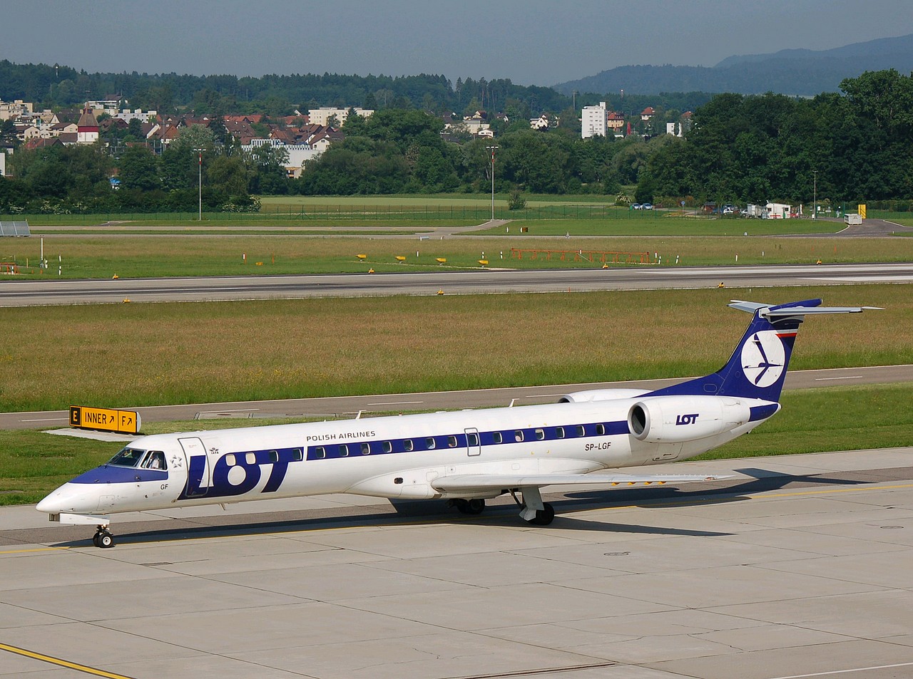 SP-LGF - ERJ-145MP - LOT _ Polish Airlines - ZRH - 24-05-2007
