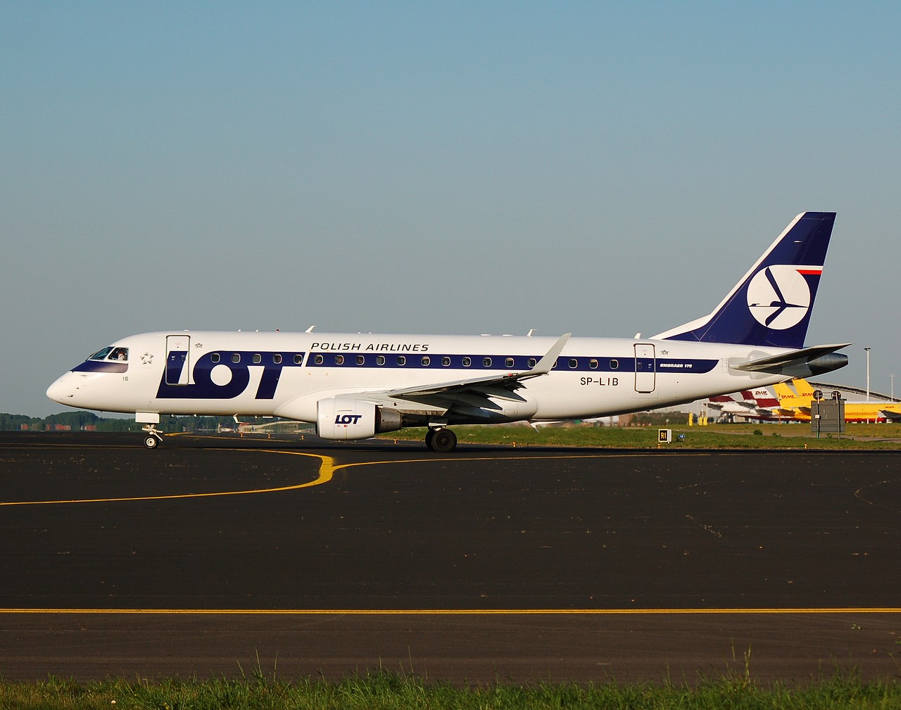 SP-LIB - ERJ-175STD (ERJ-170-200) - LOT _ Polish Airlines - BRU - 01-05-2007
